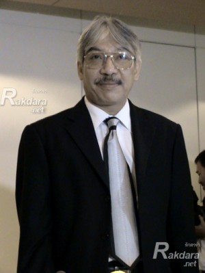นายกริช ทอมมัส
