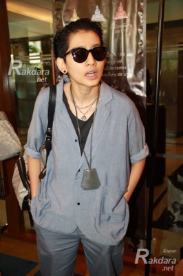 ดีเจ.สาวห้าว